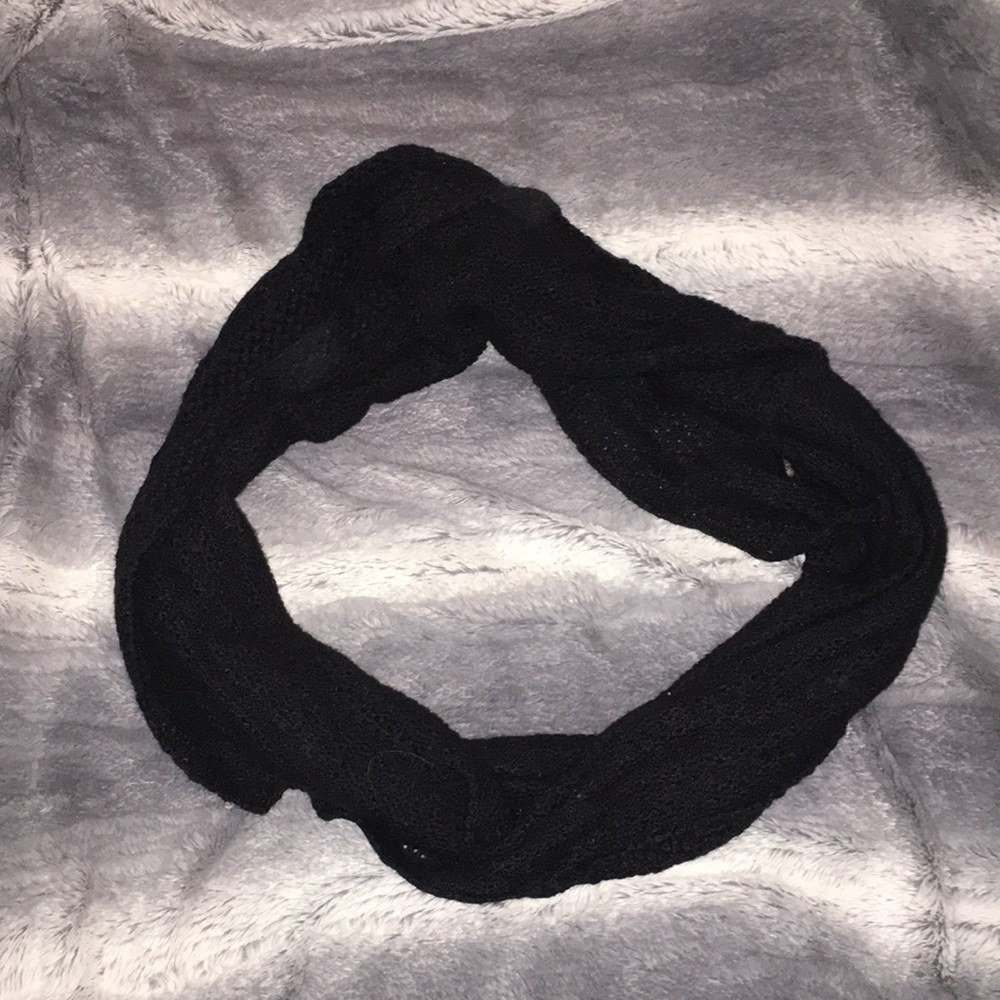 Knit black scarf